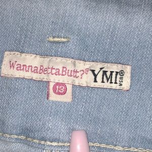 Wanna Betta Butt ? High rise blue light jeans